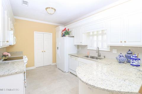 223 Terrace Dr, Brandon, MS 39042 photo 11