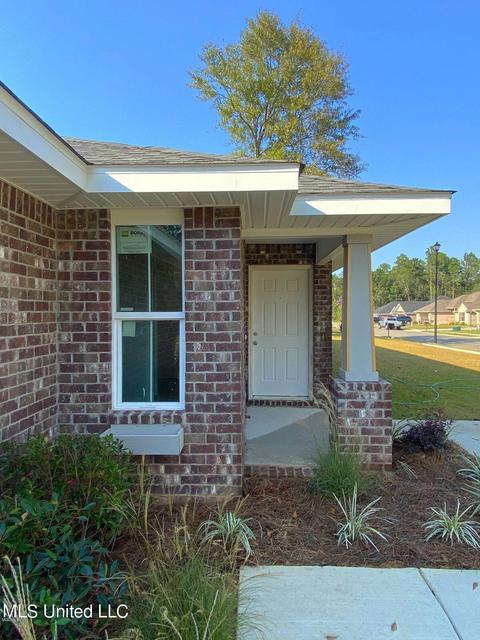12575 Depew Rd, Gulfport, MS 39503