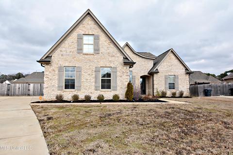 1888 N Clair Cir, Hernando, MS 38632 photo 1