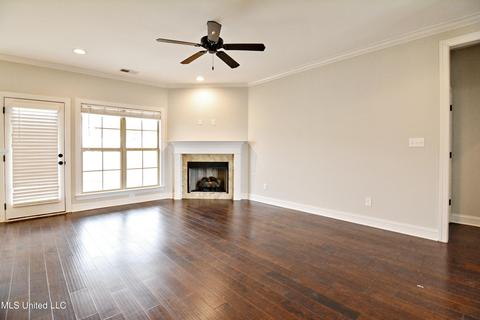 1888 N Clair Cir, Hernando, MS 38632 photo 4