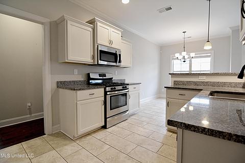 1888 N Clair Cir, Hernando, MS 38632 photo 9