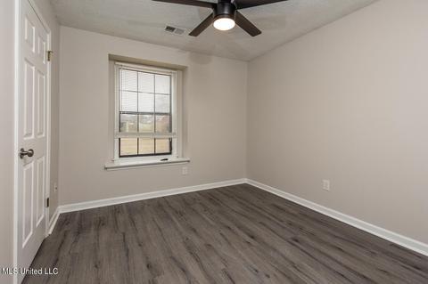 7045 Blue Grass Rd, Olive Branch, MS 38654 photo 17