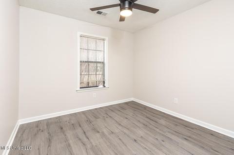 7045 Blue Grass Rd, Olive Branch, MS 38654 photo 9
