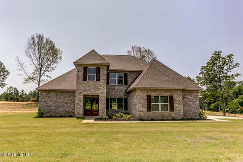 1100 Battle Rd, Byhalia, MS 38611