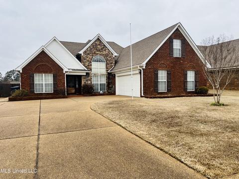 1875 Magnolia Manor Dr, Hernando, MS 38632 photo 1