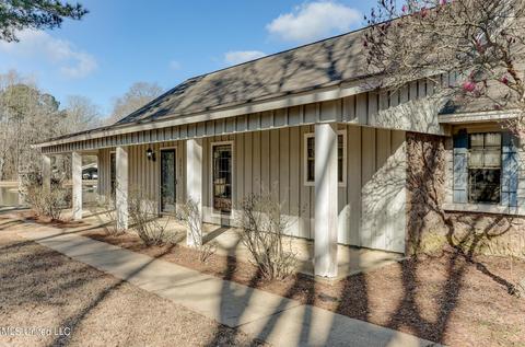 2303 N Pine Lea Dr, Jackson, MS 39209 photo 3