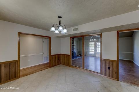2303 N Pine Lea Dr, Jackson, MS 39209 photo 13