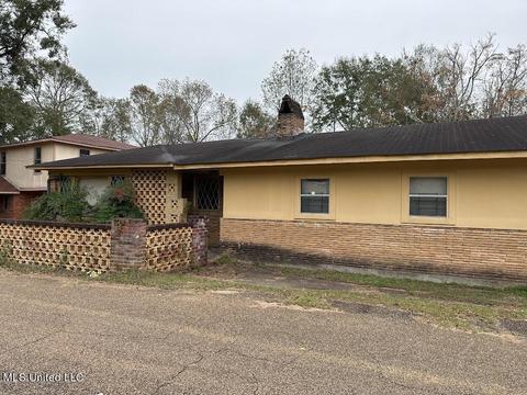 819 11th St, Mccomb, MS 39648 photo 1
