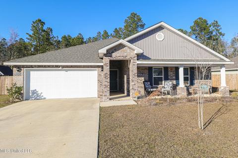 10440 Willow Leaf Dr, Gulfport, MS 39503