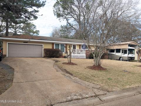 5850 Kinder Dr, Jackson, MS 39211 photo 1