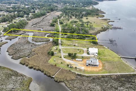 10126 Goodman Rd, D'iberville, MS 39540