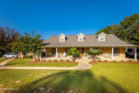 14115 Lorraine Rd, Biloxi, MS 39532