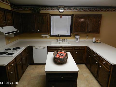 202 Hampton St, Clinton, MS 39056 photo 5