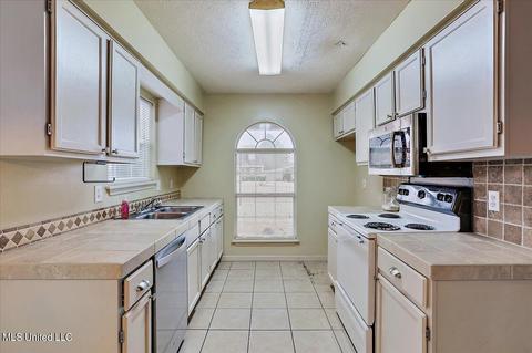 2038 Fox Cv E, Byram, MS 39272 photo 9