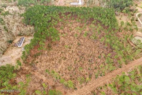 7079 Lakeshore Rd, Bay Saint Louis, MS 39520
