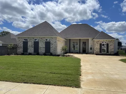 103 Sweetbriar Ct, Canton, MS 39046