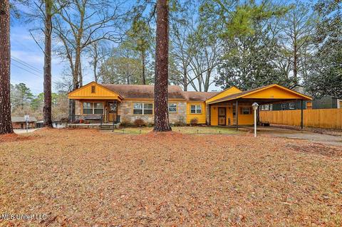 102 Cedarhurst Dr, Jackson, MS 39206