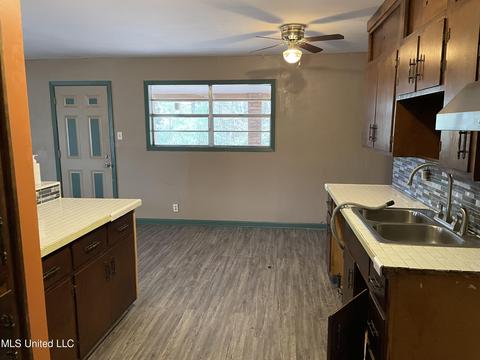 39 Lakeview Dr, Wiggins, MS 39577 photo 13