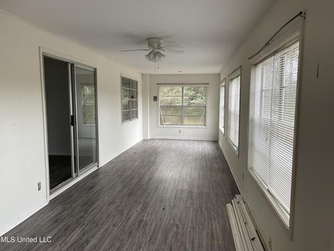 39 Lakeview Dr, Wiggins, MS 39577 photo 9