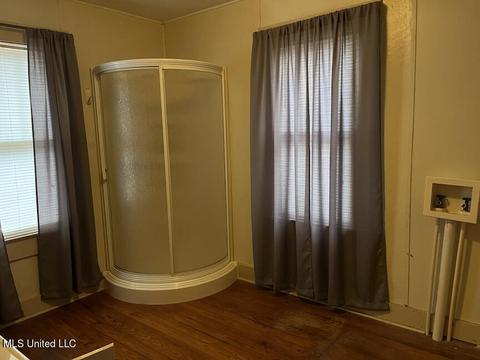 724 W Border Ave, Wiggins, MS 39577 photo 10