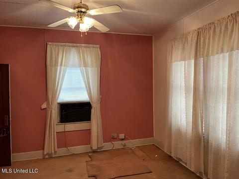 724 W Border Ave, Wiggins, MS 39577 photo 9