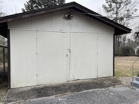724 W Border Ave, Wiggins, MS 39577 photo 13