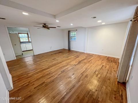6043 Daugherty Rd, Long Beach, MS 39560 photo 2
