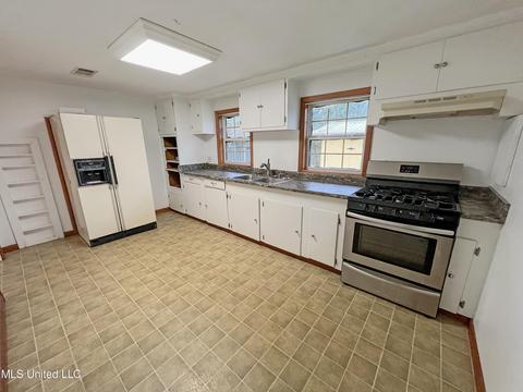 6043 Daugherty Rd, Long Beach, MS 39560 photo 5
