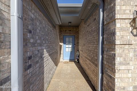 5860 E Bedford Loop Loop, Southaven, MS 38672 photo 3