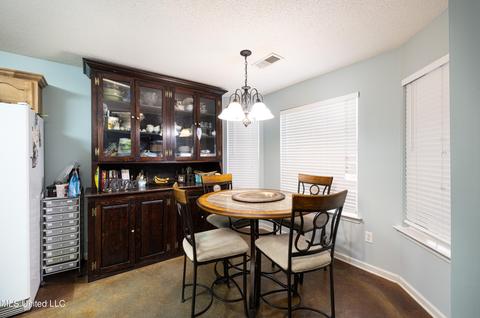 5860 E Bedford Loop Loop, Southaven, MS 38672 photo 9