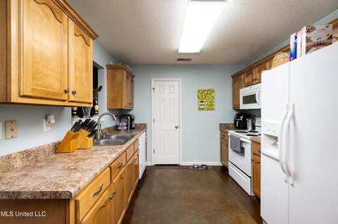 5860 E Bedford Loop Loop, Southaven, MS 38672 photo 7