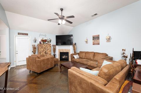 5860 E Bedford Loop Loop, Southaven, MS 38672 photo 5