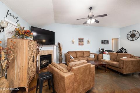 5860 E Bedford Loop Loop, Southaven, MS 38672 photo 6