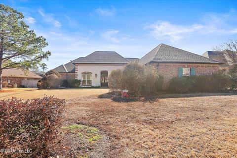 207 Legacy Dr, Brandon, MS 39042