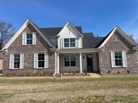 1776 Bristol Dr, Nesbit, MS 38651 photo 1