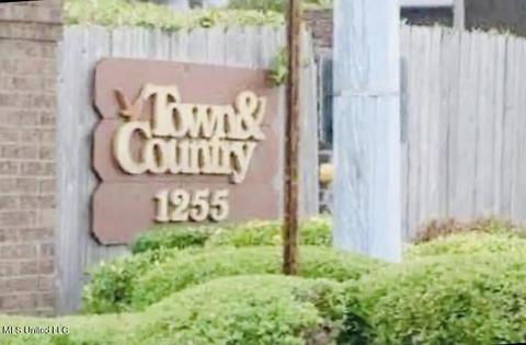 1255 E Countyline Rd #F8, Jackson, MS 39211
