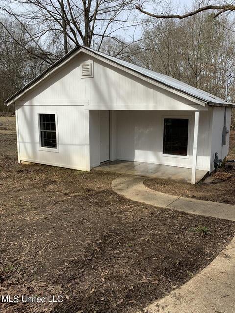 634 E Adams St, Kosciusko, MS 39090 photo 1
