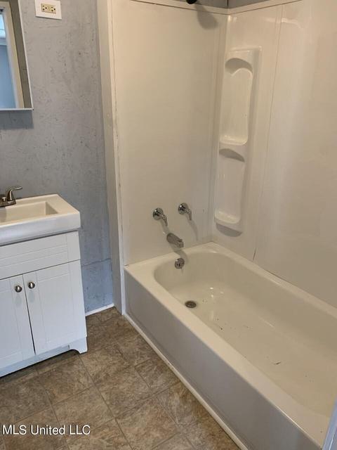 634 E Adams St, Kosciusko, MS 39090 photo 8