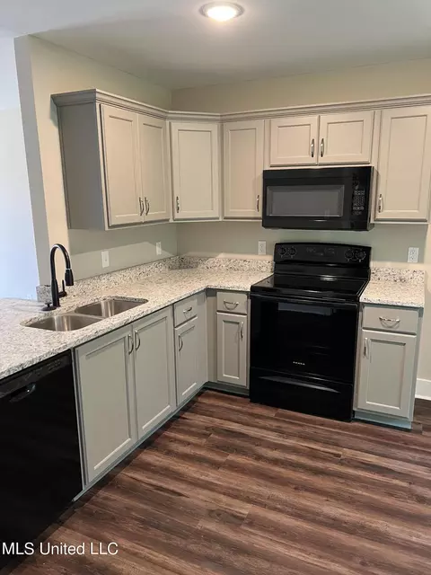 378 Southern St, Hernando, MS 38632 photo 5