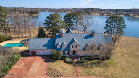 182 Swan Sea Ln, Madison, MS 39110