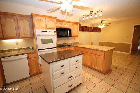 320 E Green T Lk, Hernando, MS 38632 photo 8