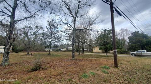 2013 Brasher Rd, Biloxi, MS 39532 photo 3