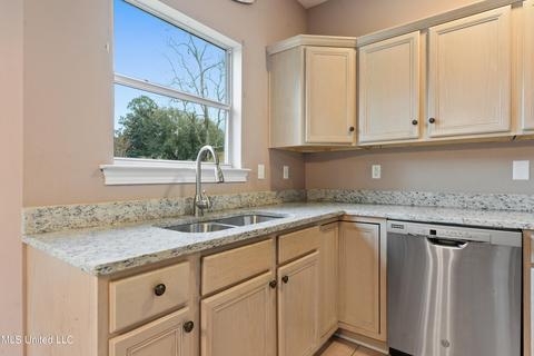 16 Pecan Ln, Long Beach, MS 39560 photo 11