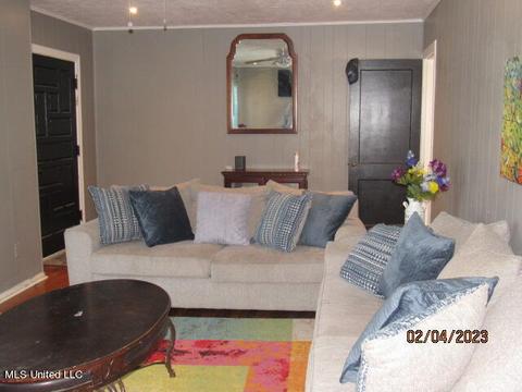 315 Lawrence Rd, Jackson, MS 39206 photo 2