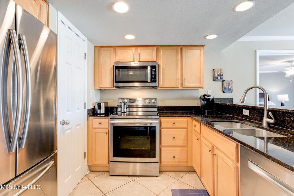  2046 Beach Blvd #315, Biloxi, MS 39531 photo 13
