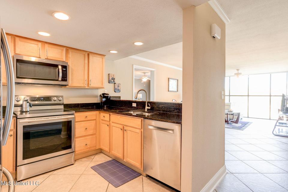  2046 Beach Blvd #315, Biloxi, MS 39531 photo 11