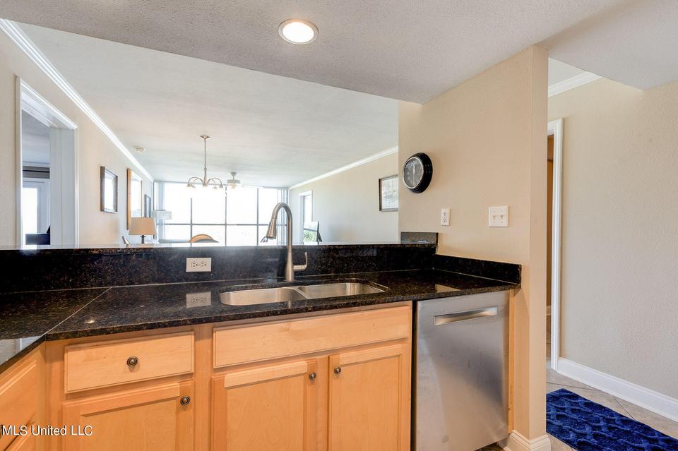  2046 Beach Blvd #315, Biloxi, MS 39531 photo 12