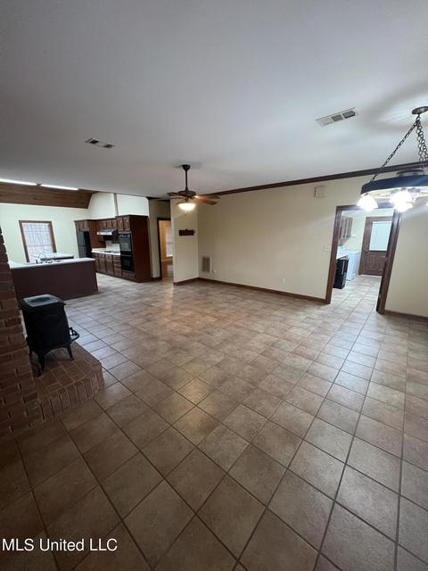94 Semmes, Grenada, MS 38901 photo 5
