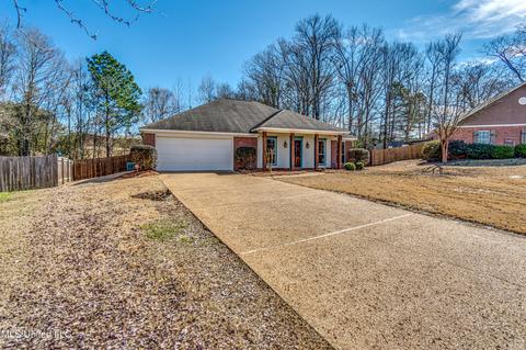 2032 S Cobblestone Cv, Brandon, MS 39042 photo 2
