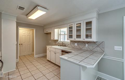 2032 S Cobblestone Cv, Brandon, MS 39042 photo 13